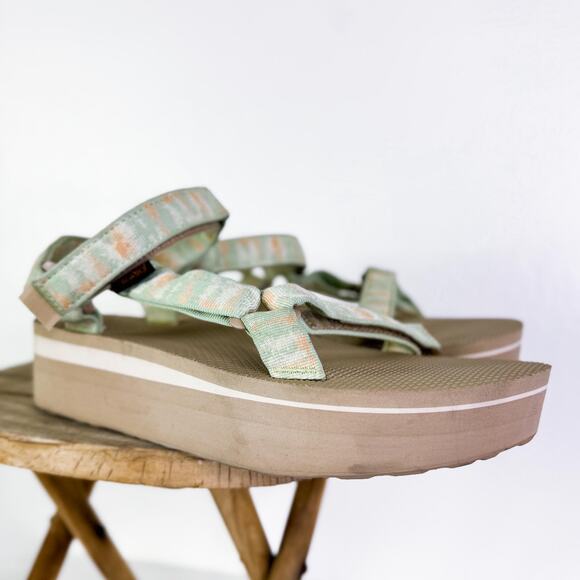 Teva Women's Flatform Universal Sandal Iridescence Rutabaga Outdoor Size 11 NWT - Picture 1 of 12